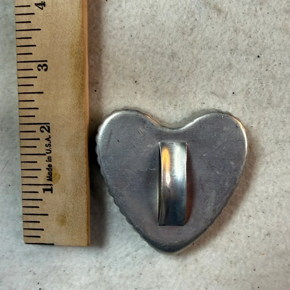 Unbranded display age cutter
